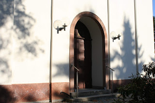 Kirche Leipzig Engelsdorf Eingang