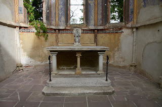 Altar Kirchenruine Wachau