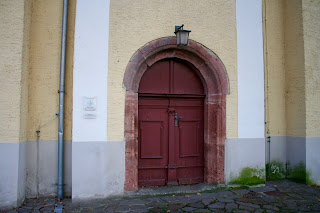 Eingang Kirche Mölbis