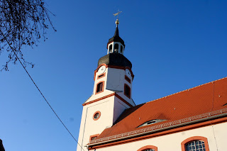 Turm und Uhr Kirche Trages