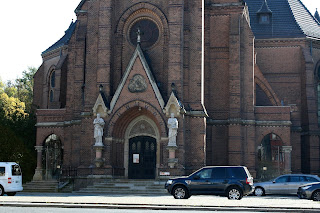 Eingangsportal zur Leipziger Lutherkirche