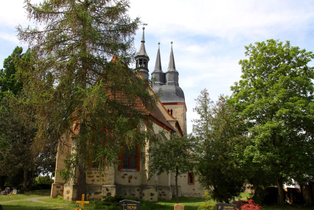 St. Laurentius Krostitz wurde 1206 bis 1208 als Wehrkirche errichtet
