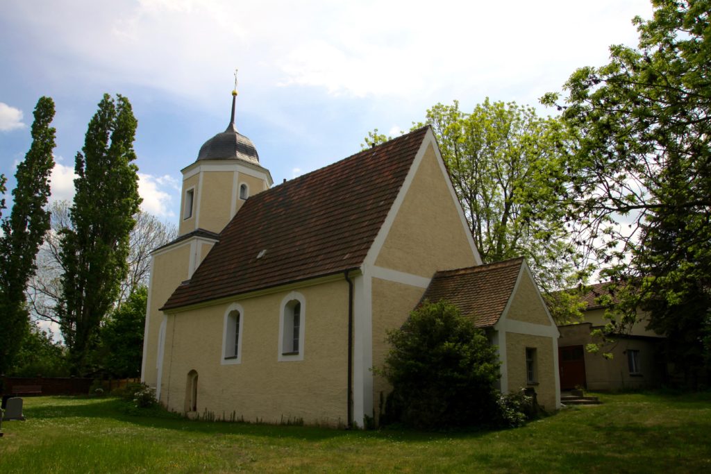 ev. Pfarrkirche in Priester bei Krostitz