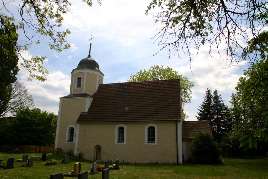 evangelische Kirche Priester